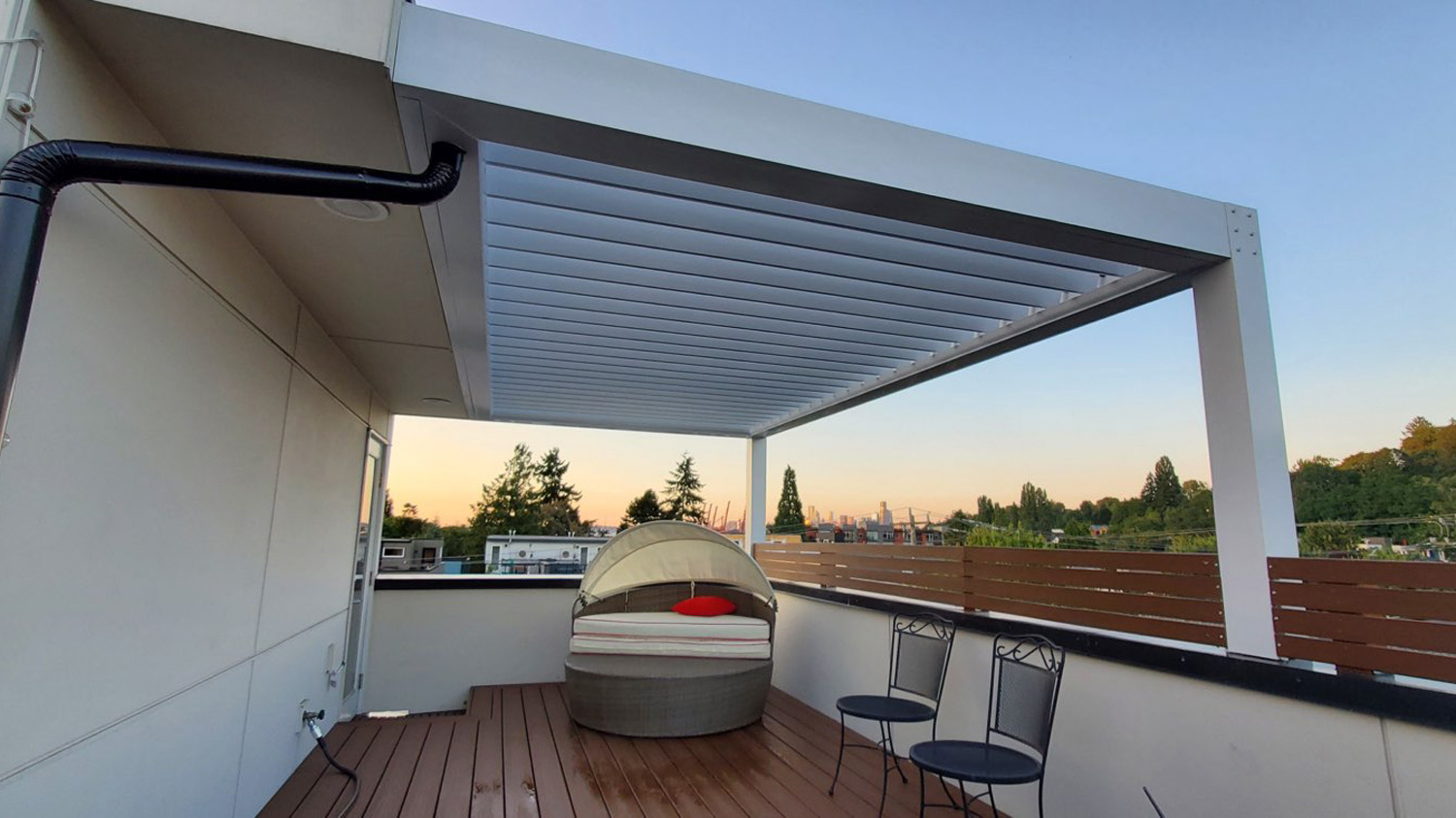 rooftop-louvered-roof